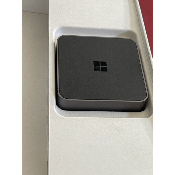 MICROSOFT‎ USB C DISPLAY DOCK **NEW IN OPEN BOX**not Us Power Cord